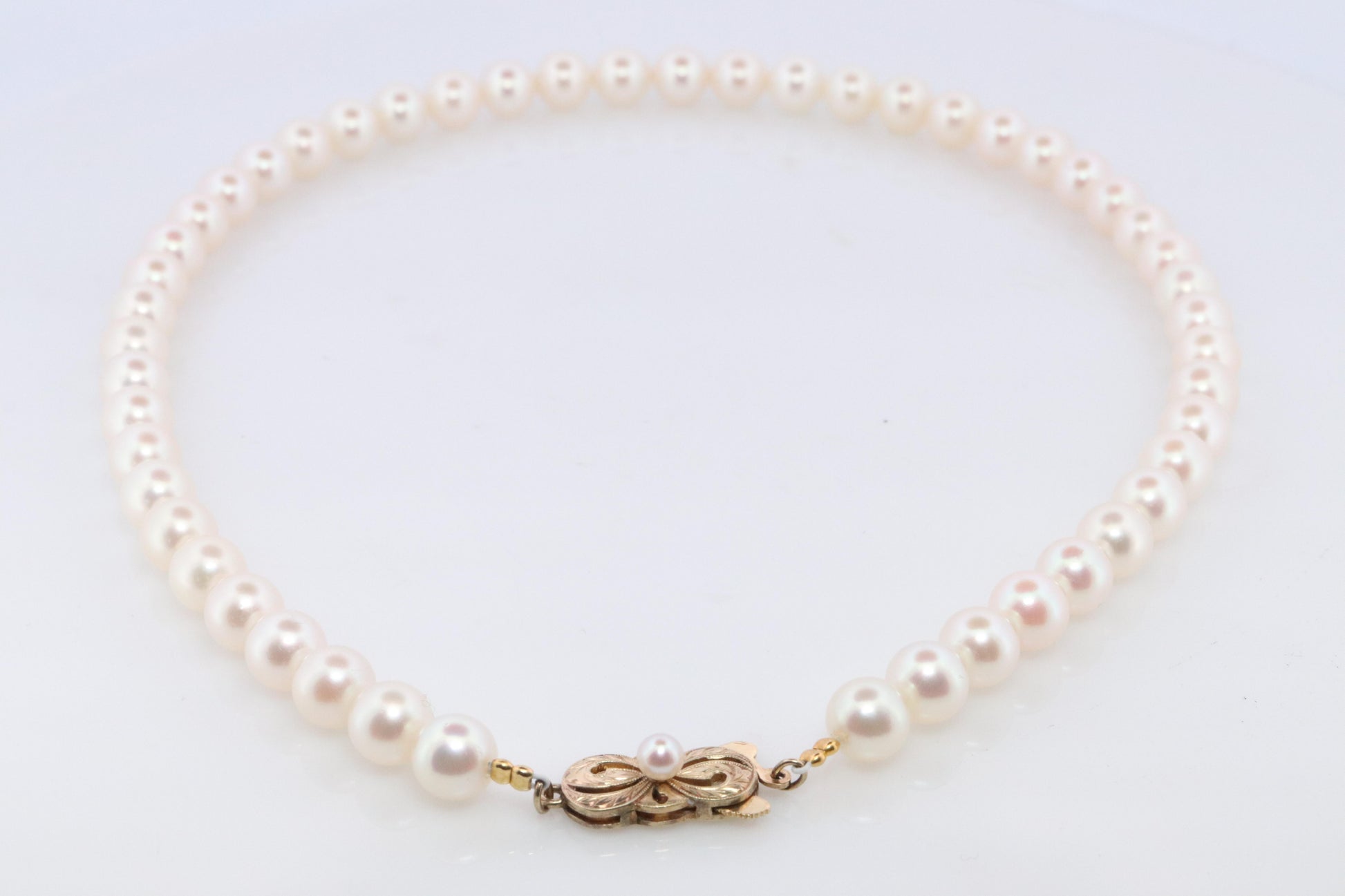 MIKIMOTO 14k Yellow Gold Pearl Necklace. 7mm Pearls 15.5in Necklace.