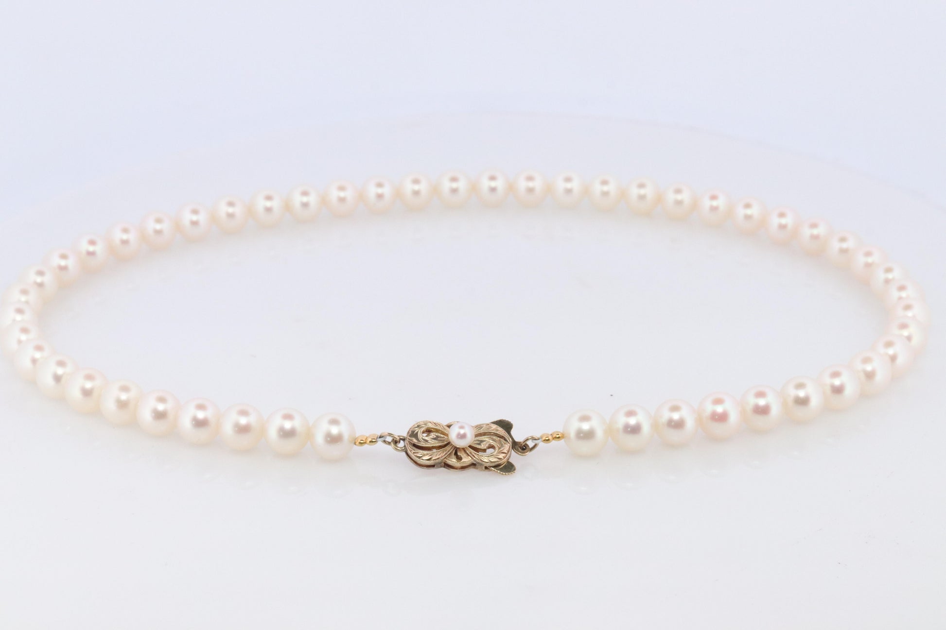 MIKIMOTO 14k Yellow Gold Pearl Necklace. 7mm Pearls 15.5in Necklace.