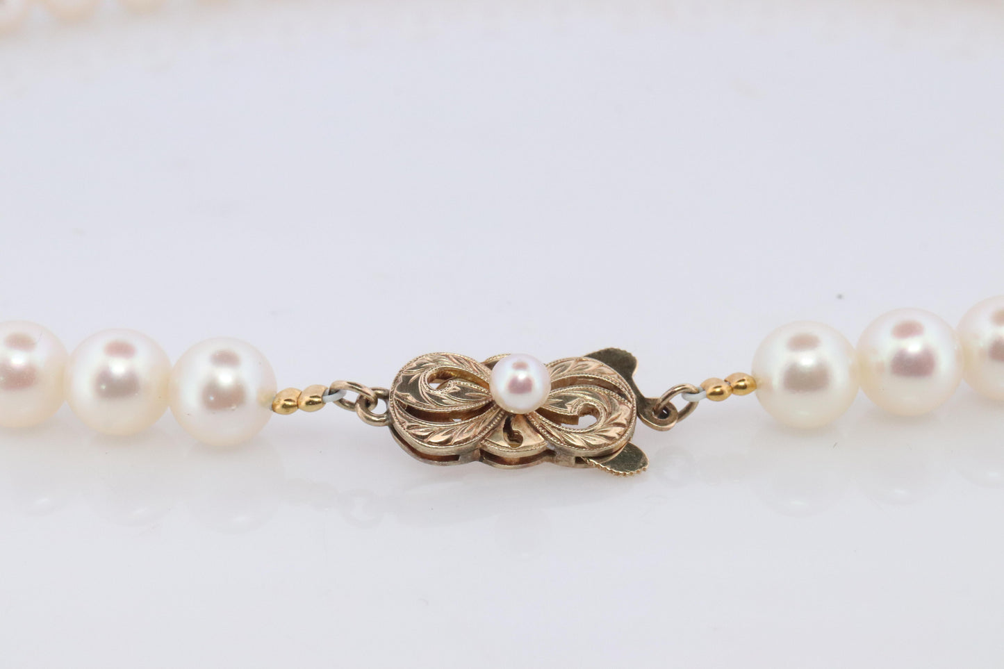 MIKIMOTO 14k Yellow Gold Pearl Necklace. 7mm Pearls 15.5in Necklace.