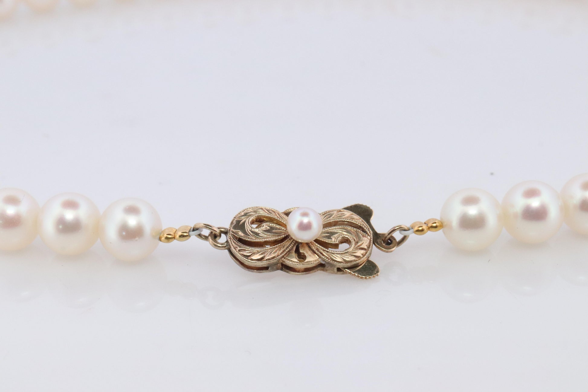 MIKIMOTO 14k Yellow Gold Pearl Necklace. 7mm Pearls 15.5in Necklace.