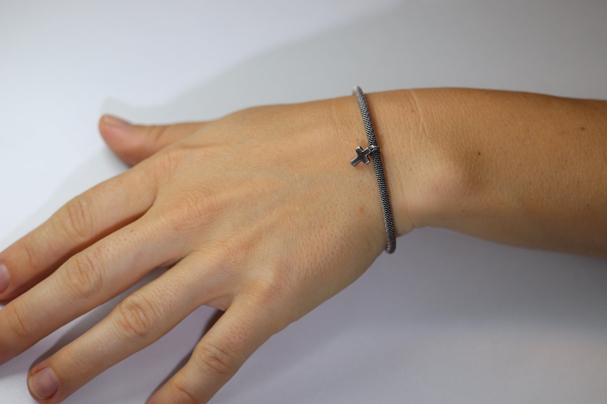 Tiffany & Co. Bracelet. Tiffany Stretch Bangle Cross Dangle Sterling Silver