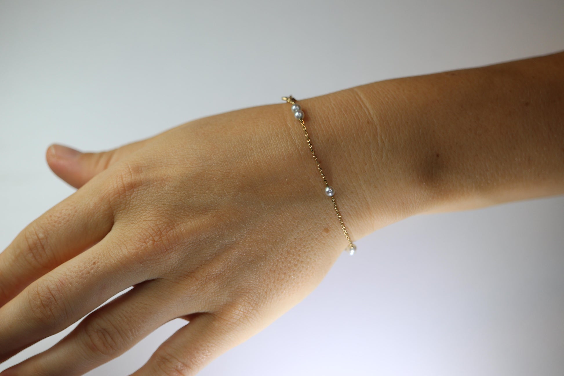 Mikimoto Bracelet. Vintage 18k Gold Mikimoto Pearl Station Bracelet Dainty.