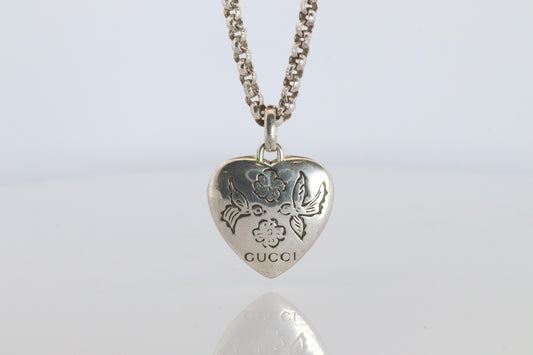 Vintage GUCCI Necklace. 925 sterling Heart Blind for Love Pendant
