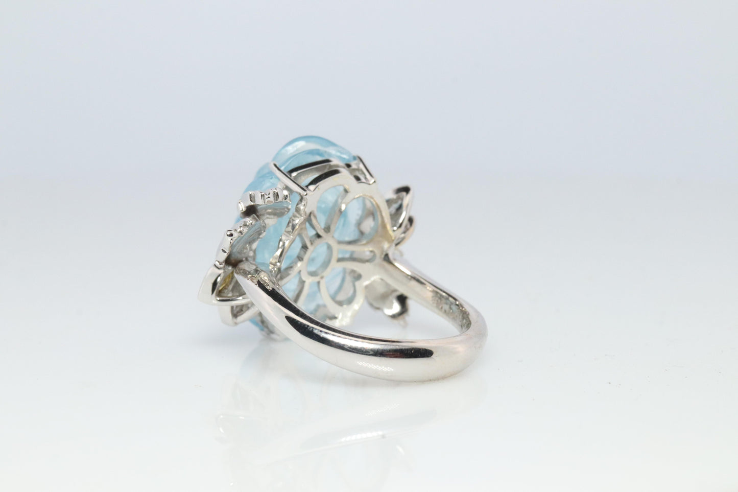 18k Aquamarine Sapphire ring. Carved Flower Aquamarine with Diamonds Sapphires