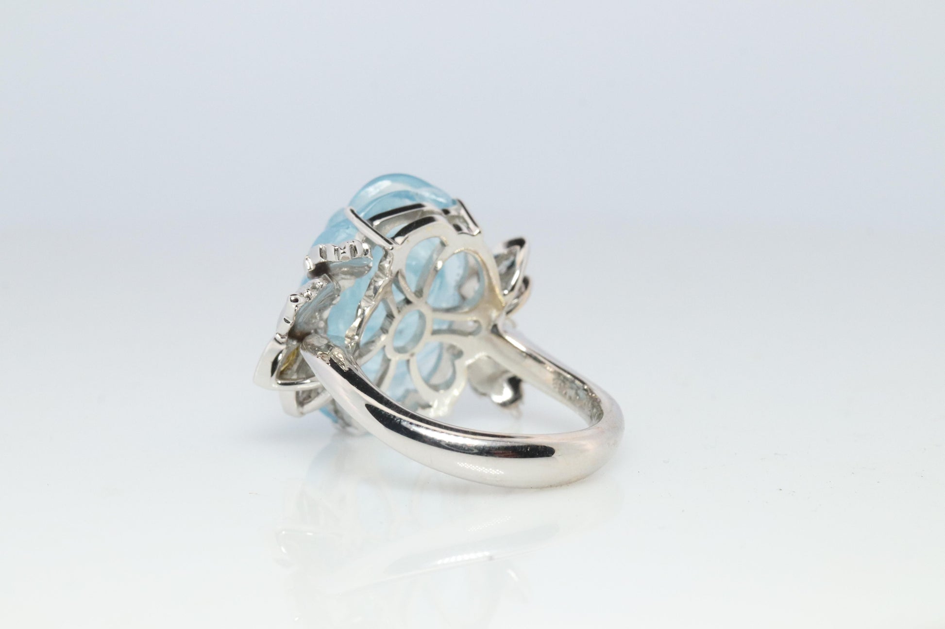 18k Aquamarine Sapphire ring. Carved Flower Aquamarine with Diamonds Sapphires