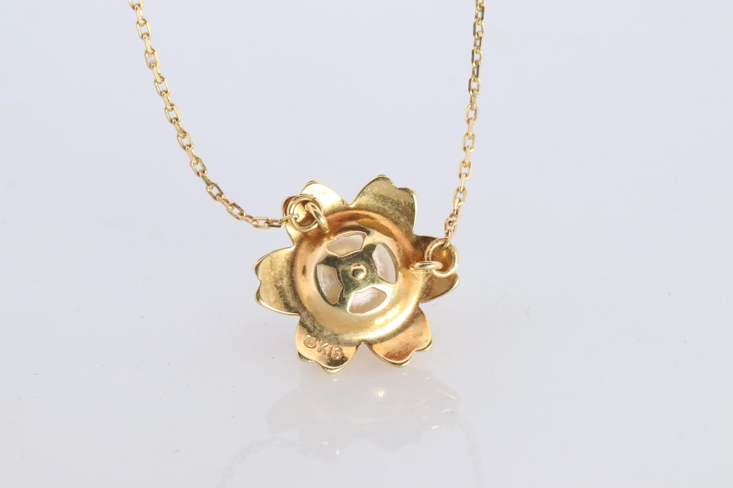 Mikimoto Pendant. Vintage 18k Gold Mikimoto Pearl Flower Necklace.