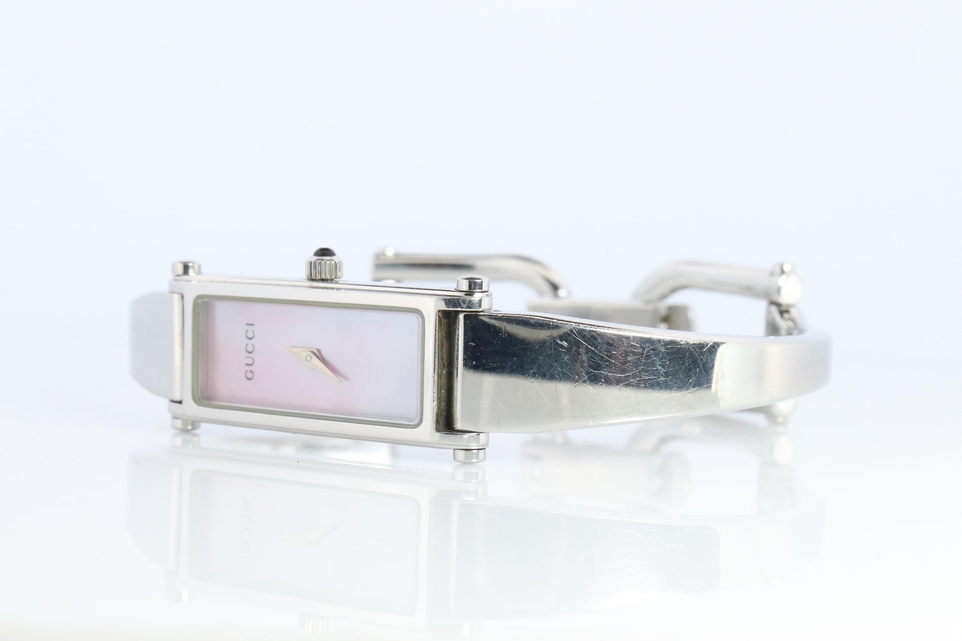 Vintage GUCCI 1500L Quartz Wrist Watch. Gucci Silver Pink MOP Bangle Watch