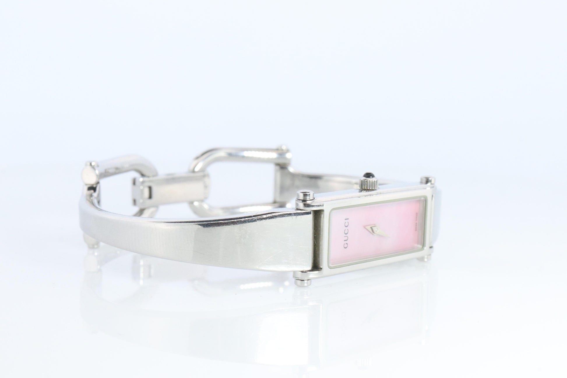Vintage GUCCI 1500L Quartz Wrist Watch. Gucci Silver Pink MOP Bangle Watch