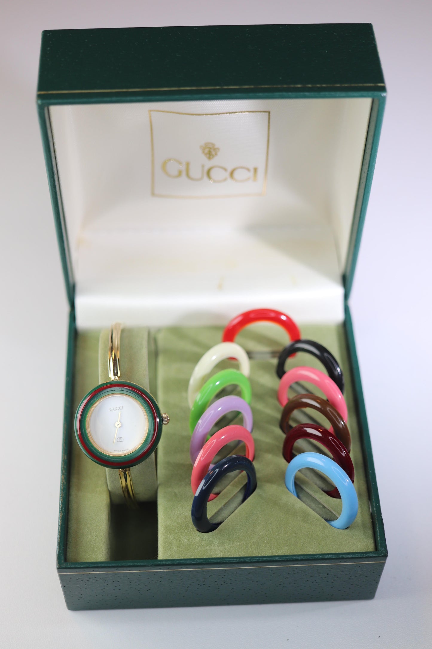 Vintage GUCCI Quartz 1100L Watch. Gucci Ladies Bangle Interchange 12 Bezel watch