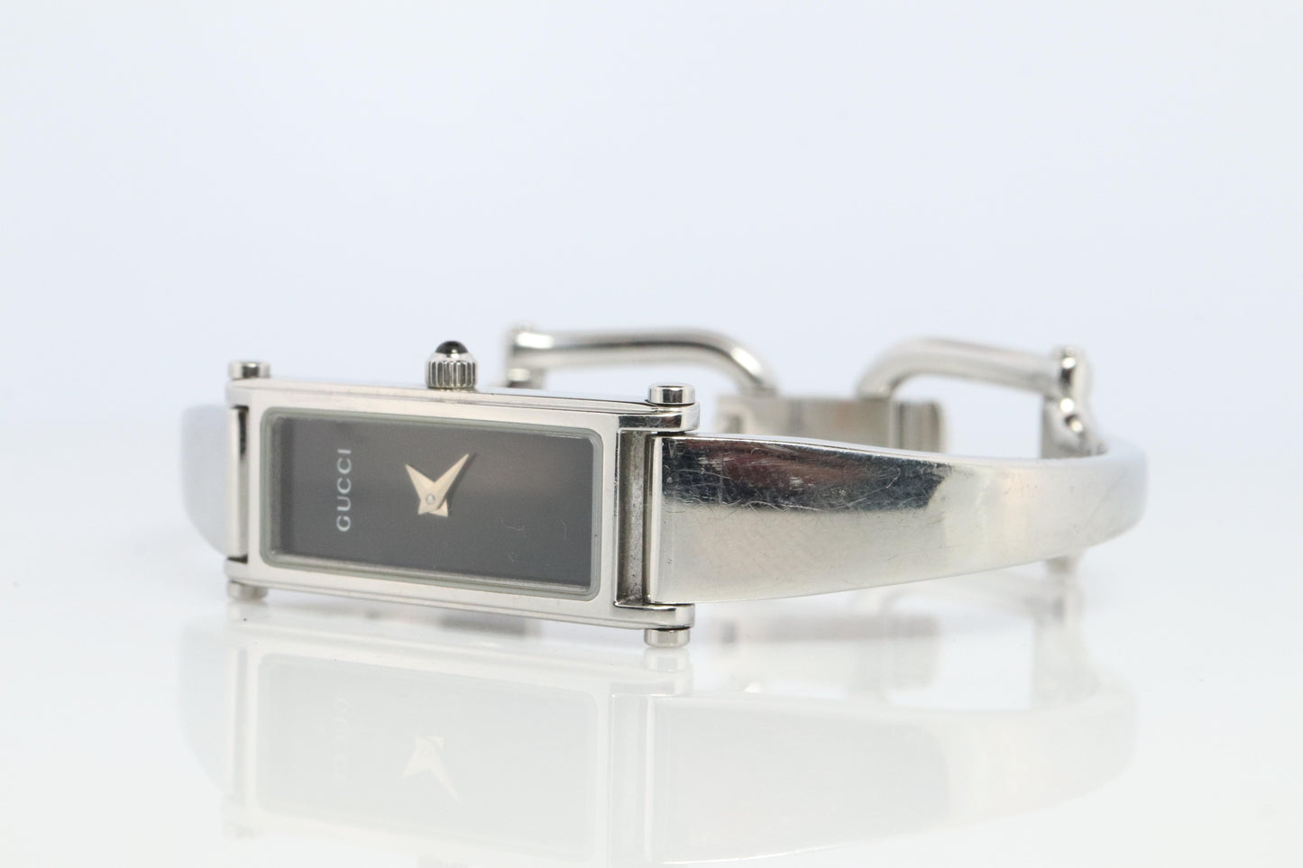 Vintage GUCCI 1500L Quartz Wrist Watch. Gucci Silver Black Dial Bangle Watch