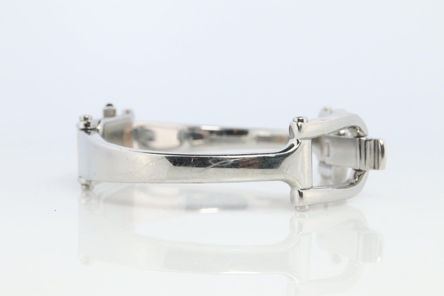 Vintage GUCCI 1500L Quartz Wrist Watch. Gucci Silver Black Dial Bangle Watch