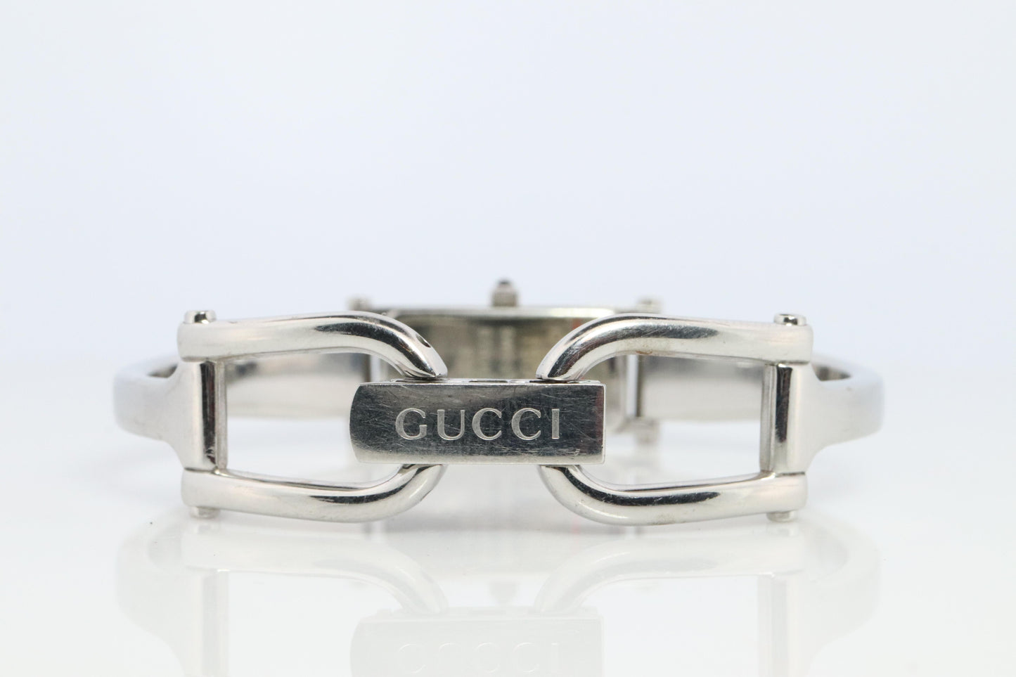 Vintage GUCCI 1500L Quartz Wrist Watch. Gucci Silver Black Dial Bangle Watch