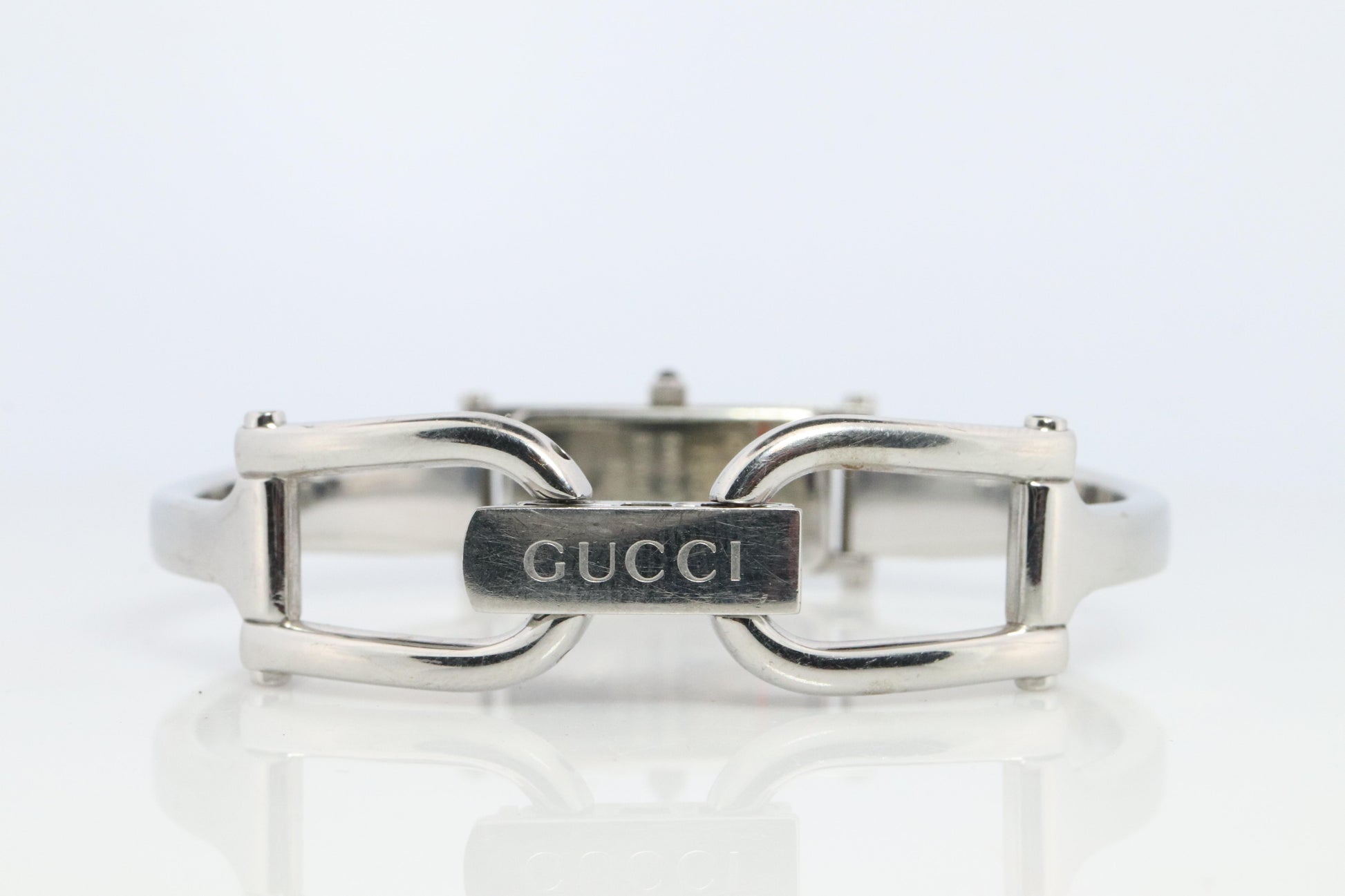 Vintage GUCCI 1500L Quartz Wrist Watch. Gucci Silver Black Dial Bangle Watch