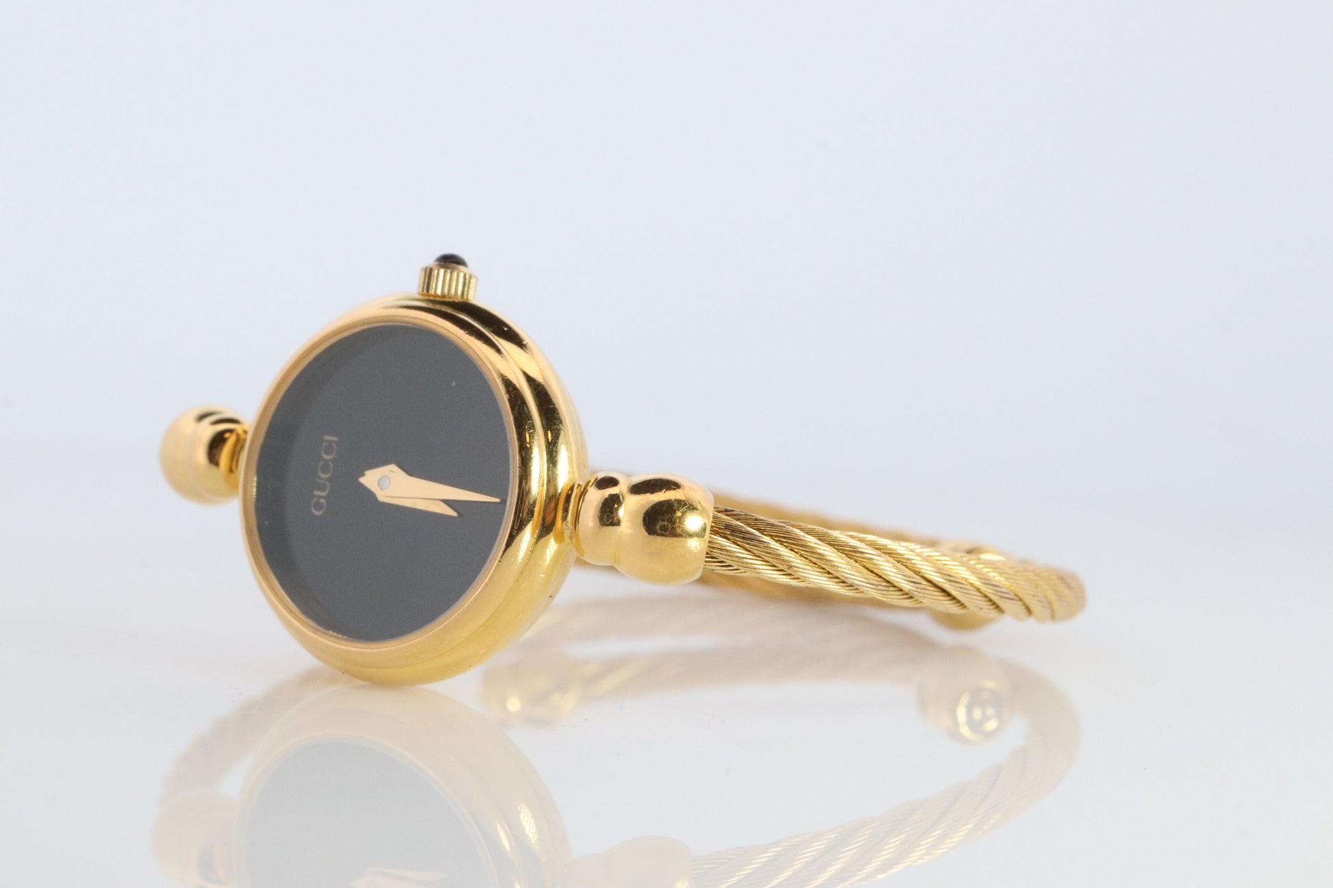 Vintage GUCCI Quartz 2700.2.L  Watch. Gucci Ladies Bangle Gold Tone Wristwatch