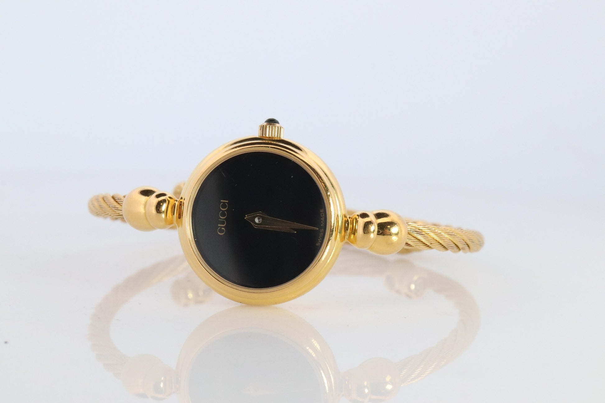 Vintage GUCCI Quartz 2700.2.L  Watch. Gucci Ladies Bangle Gold Tone Wristwatch