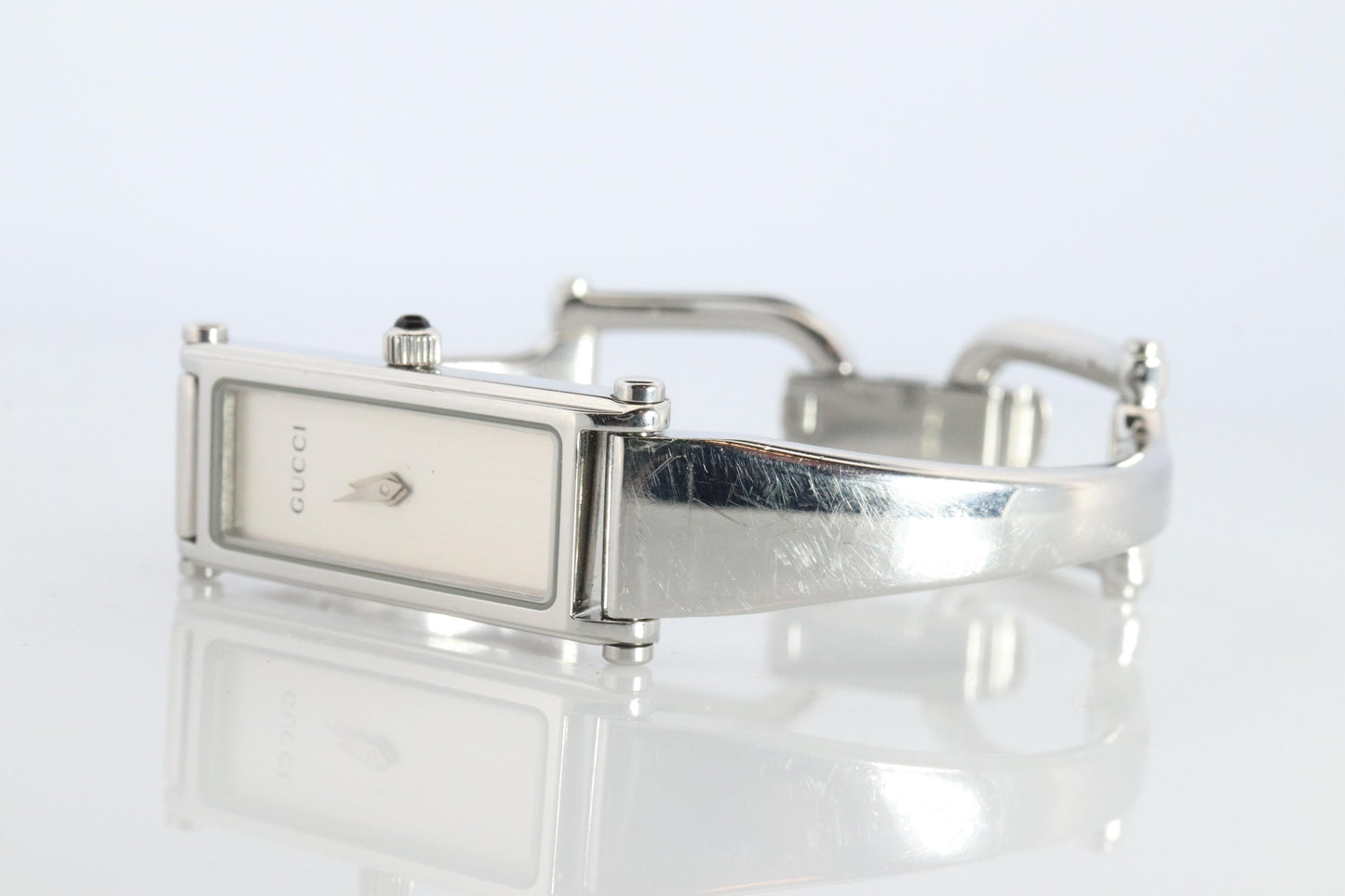 Vintage GUCCI 1500L Quartz Wrist Watch. Gucci Silver tone Bangle Watch