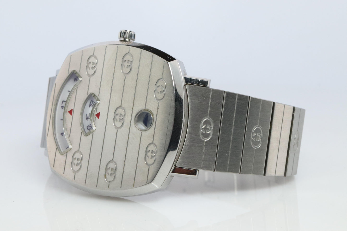 GUCCI Grip YA157401 Watch. Silver Tone Gucci 157.4 WristWatch