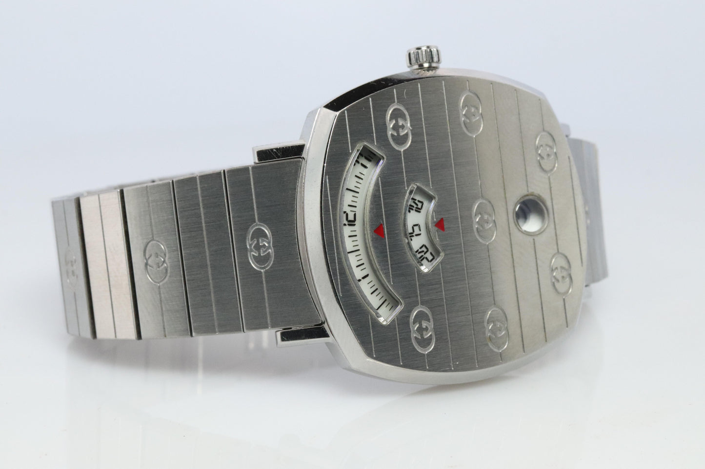 GUCCI Grip YA157401 Watch. Silver Tone Gucci 157.4 WristWatch