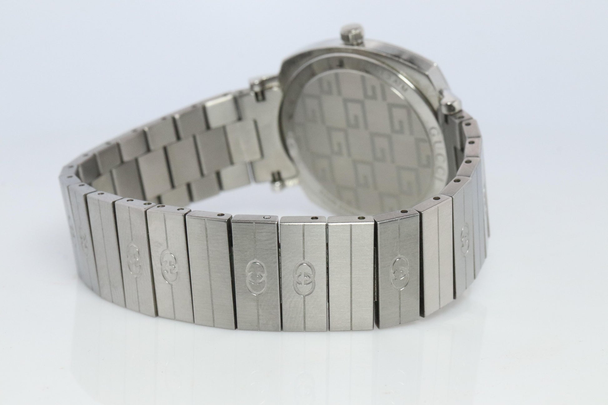 GUCCI Grip YA157401 Watch. Silver Tone Gucci 157.4 WristWatch