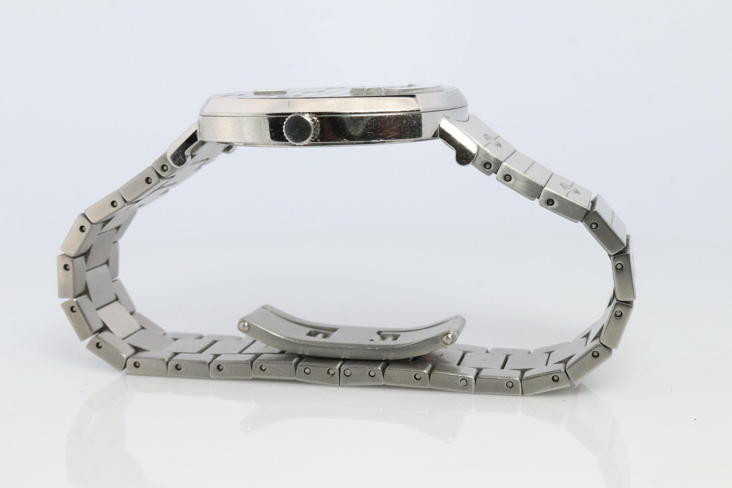 GUCCI Grip YA157401 Watch. Silver Tone Gucci 157.4 WristWatch