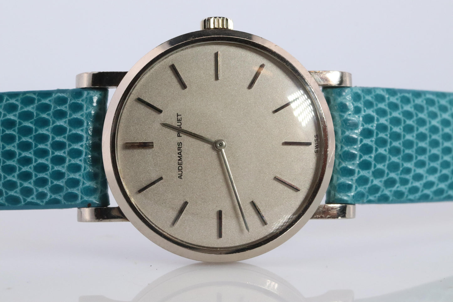 Audemars Piguet Ultra Thin Watch. AP 18k White Gold 24mm 90331
