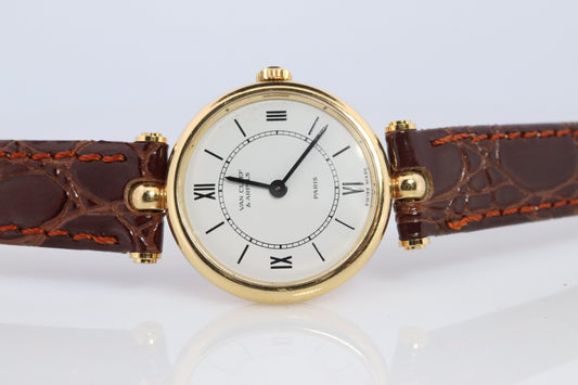 Van Cleef and Arpels 18901 watch. 18k Gold VCA La Classique Ladies Watch.