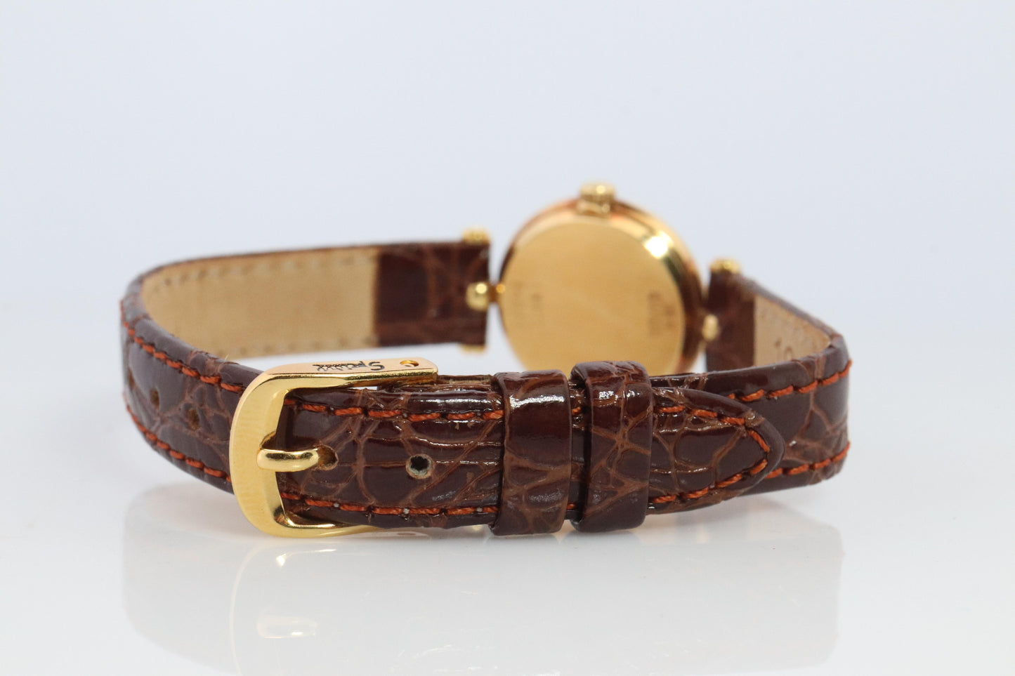 Van Cleef and Arpels 18901 watch. 18k Gold VCA La Classique Ladies Watch.