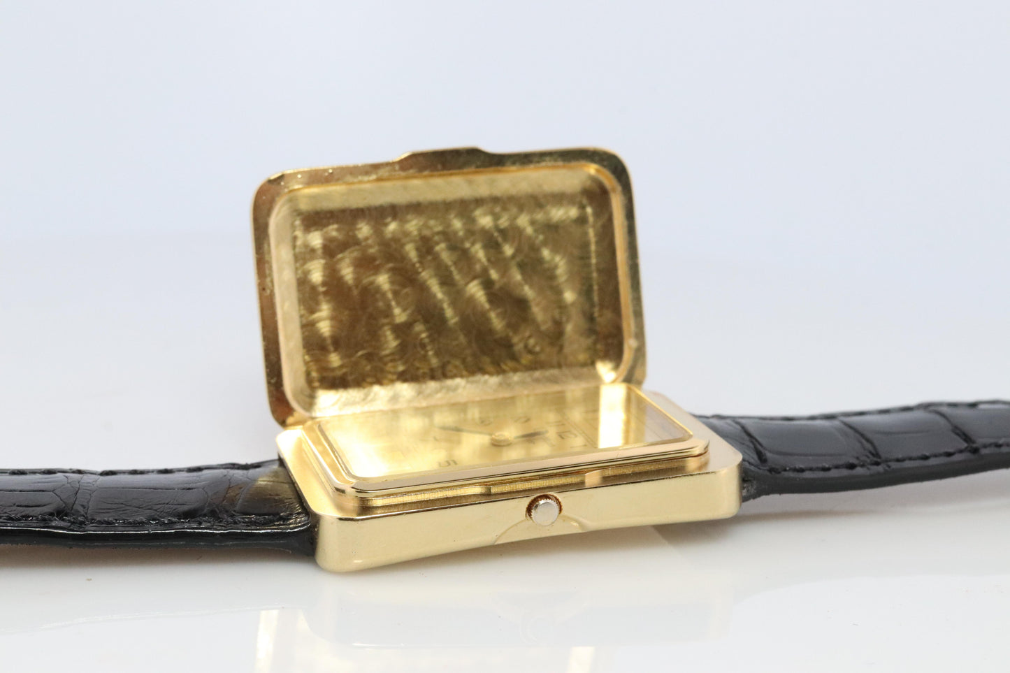 Genuine Dior 3031 Watch. Christian Dior Clamshell Engraved Secret Watch.