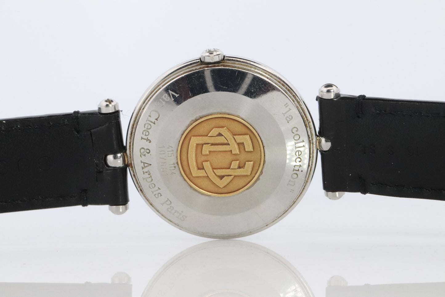 Van Cleef and Arpels 415 104 watch. La Collection 18k SS Round 32mm Watch