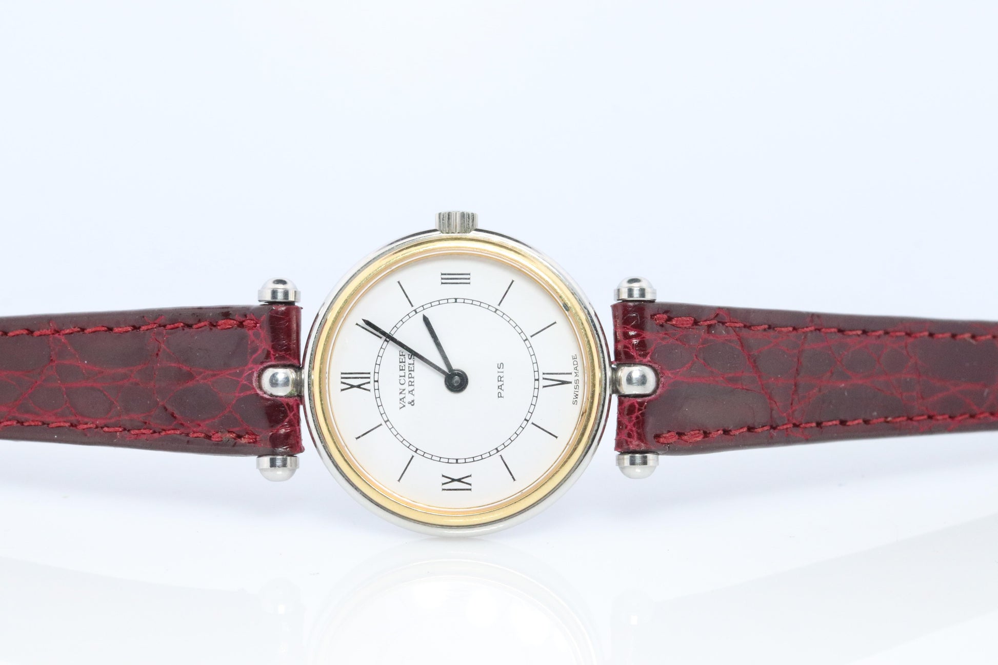 Van Cleef and Arpels 43604 watch. La Collection 18k SS Round 25mm Watch