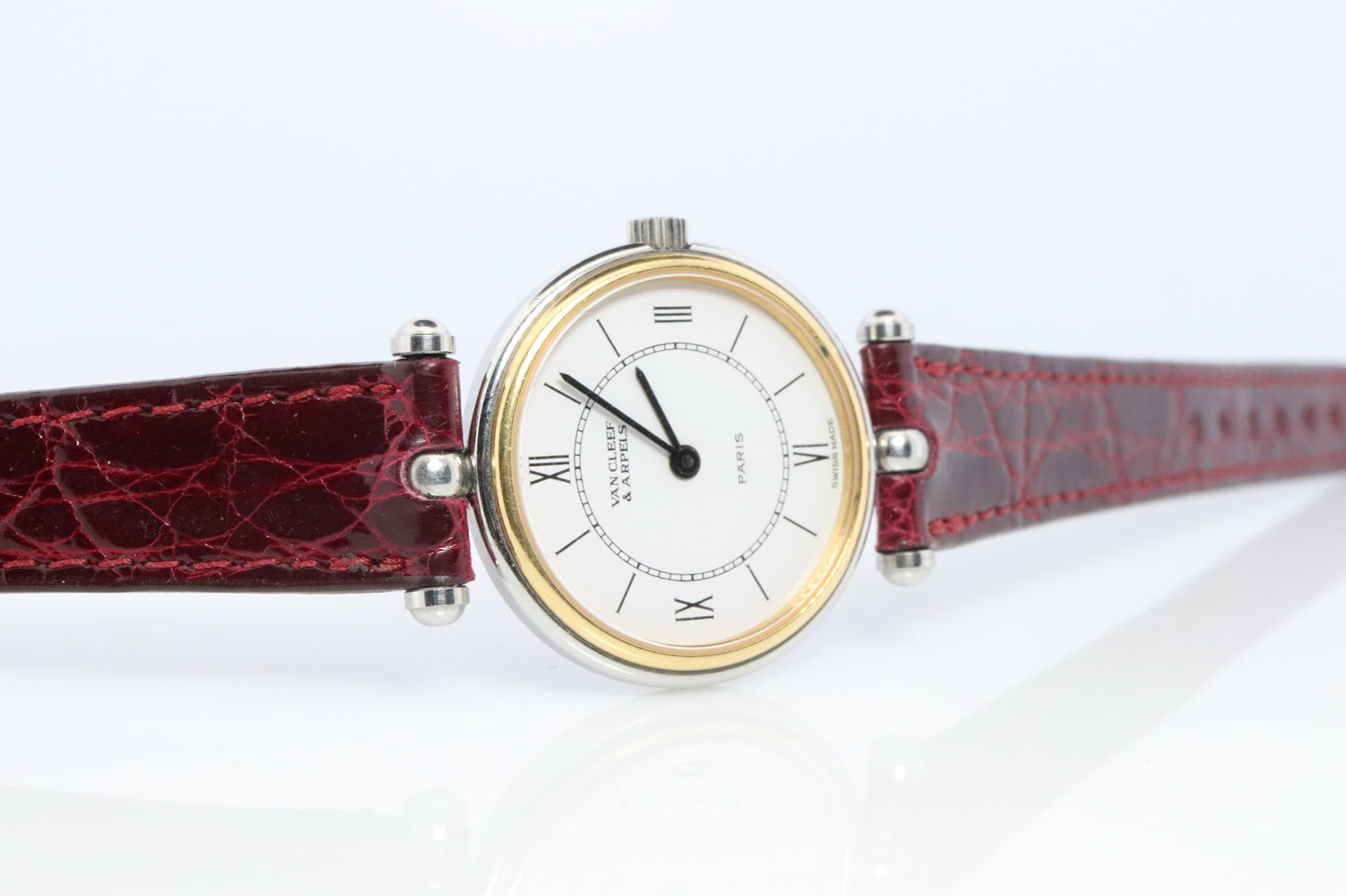 Van Cleef and Arpels 43604 watch. La Collection 18k SS Round 25mm Watch