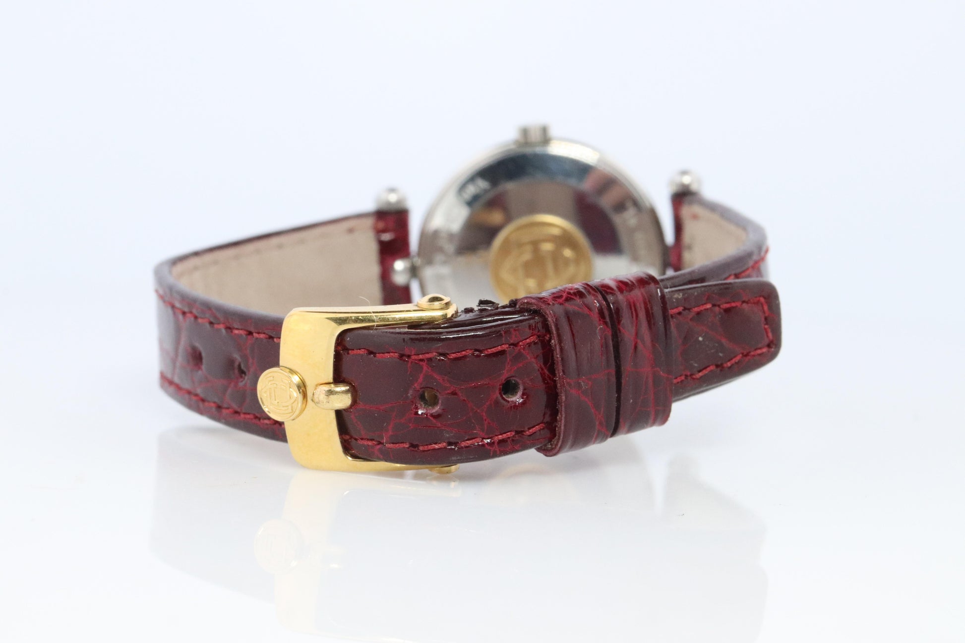 Van Cleef and Arpels 43604 watch. La Collection 18k SS Round 25mm Watch