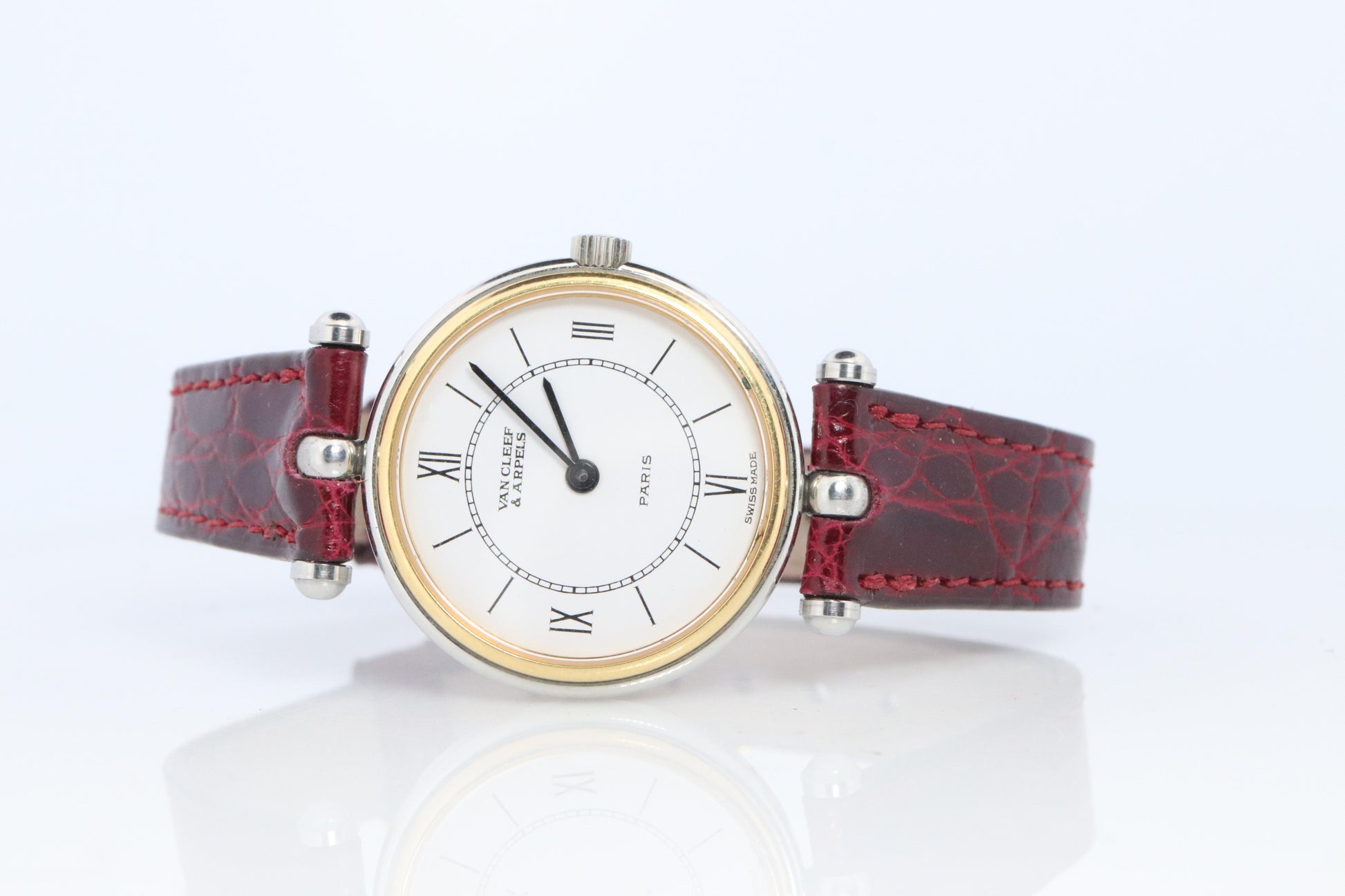 Van Cleef and Arpels 43604 watch. La Collection 18k SS Round 25mm Watch