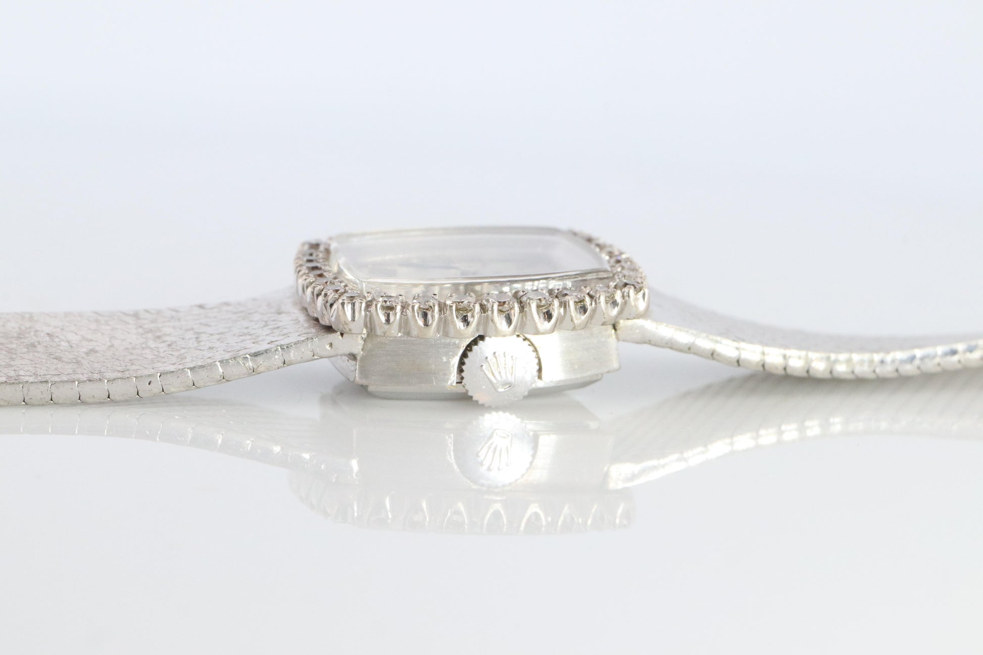 Genuine Diamond Rolex Watch. Ladies 18k Rolex 2195 Manual Watch.