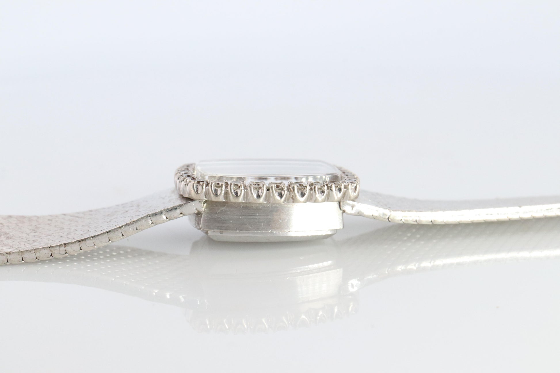 Genuine Diamond Rolex Watch. Ladies 18k Rolex 2195 Manual Watch.