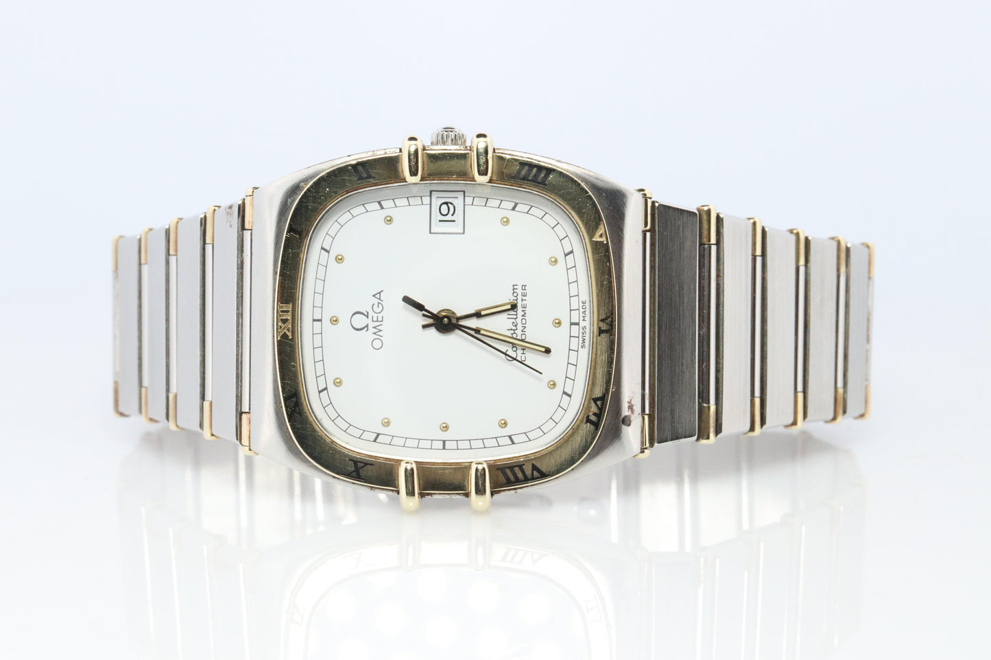 Omega Watch.  Omega Constellation Chronometer Quartz 1431 Date Wristwatch.