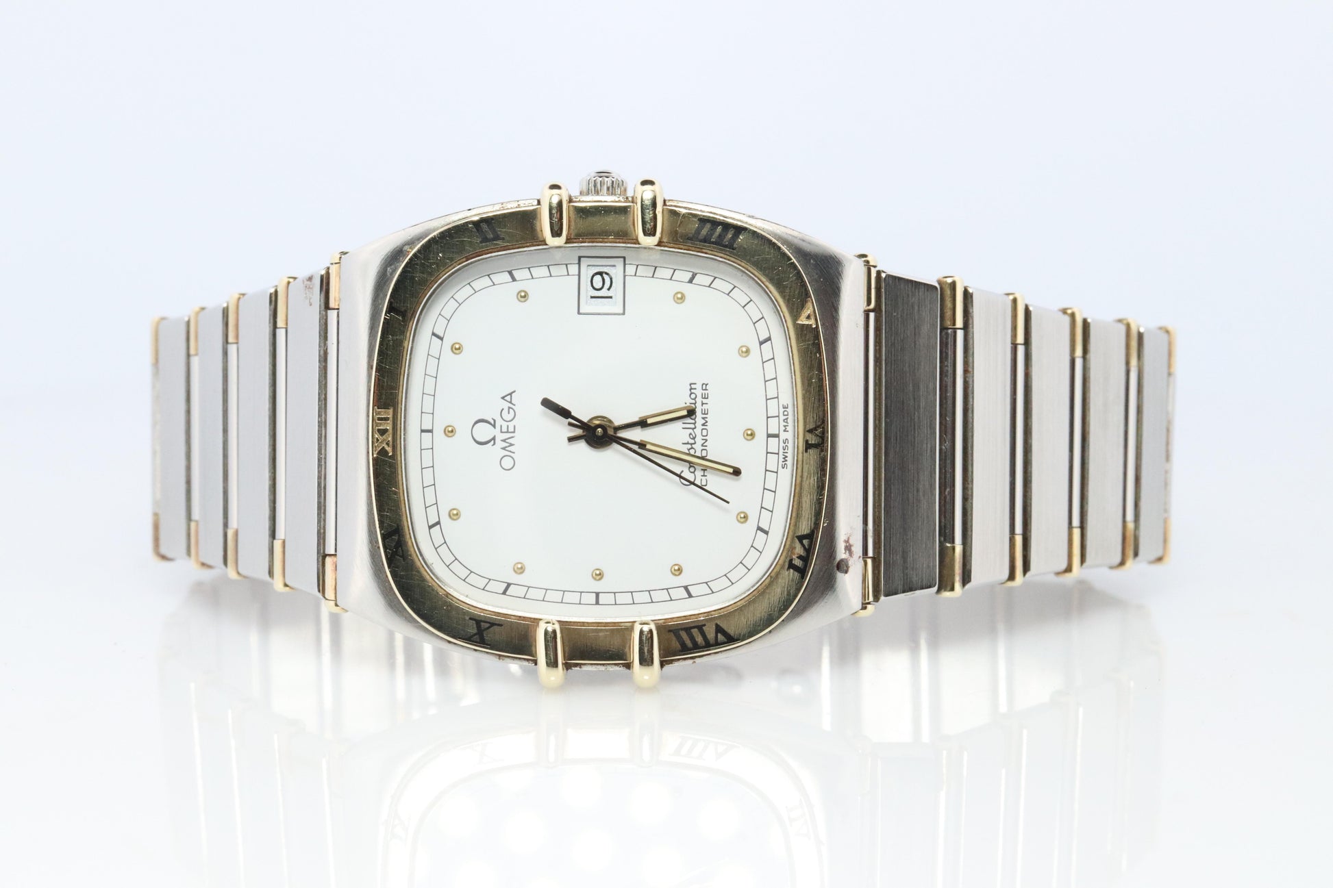 Omega Watch.  Omega Constellation Chronometer Quartz 1431 Date Wristwatch.