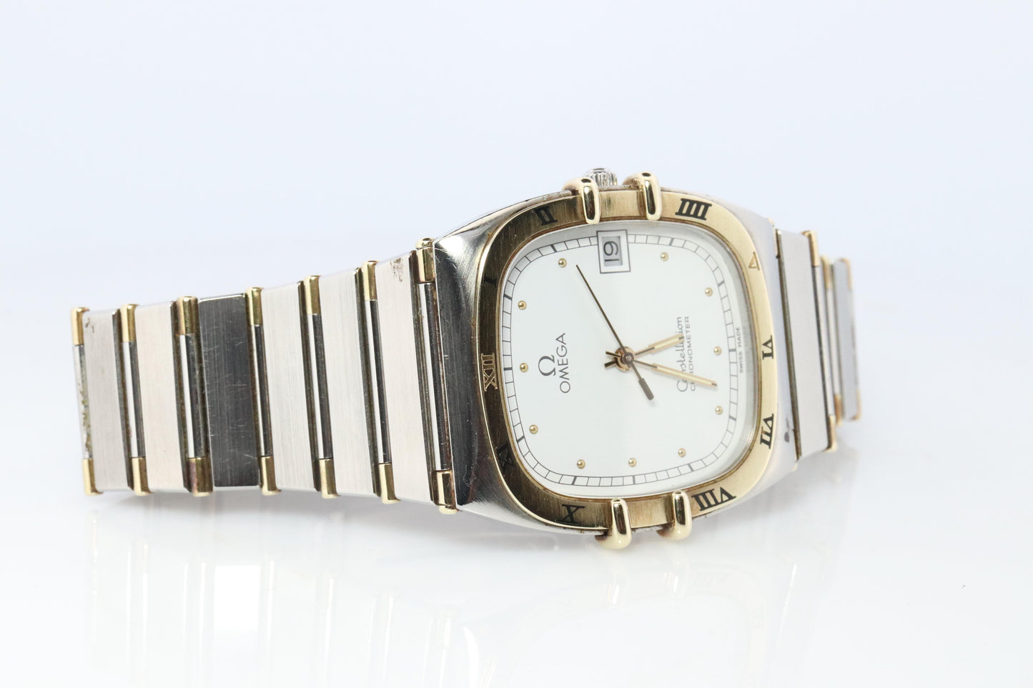 Omega Watch.  Omega Constellation Chronometer Quartz 1431 Date Wristwatch.