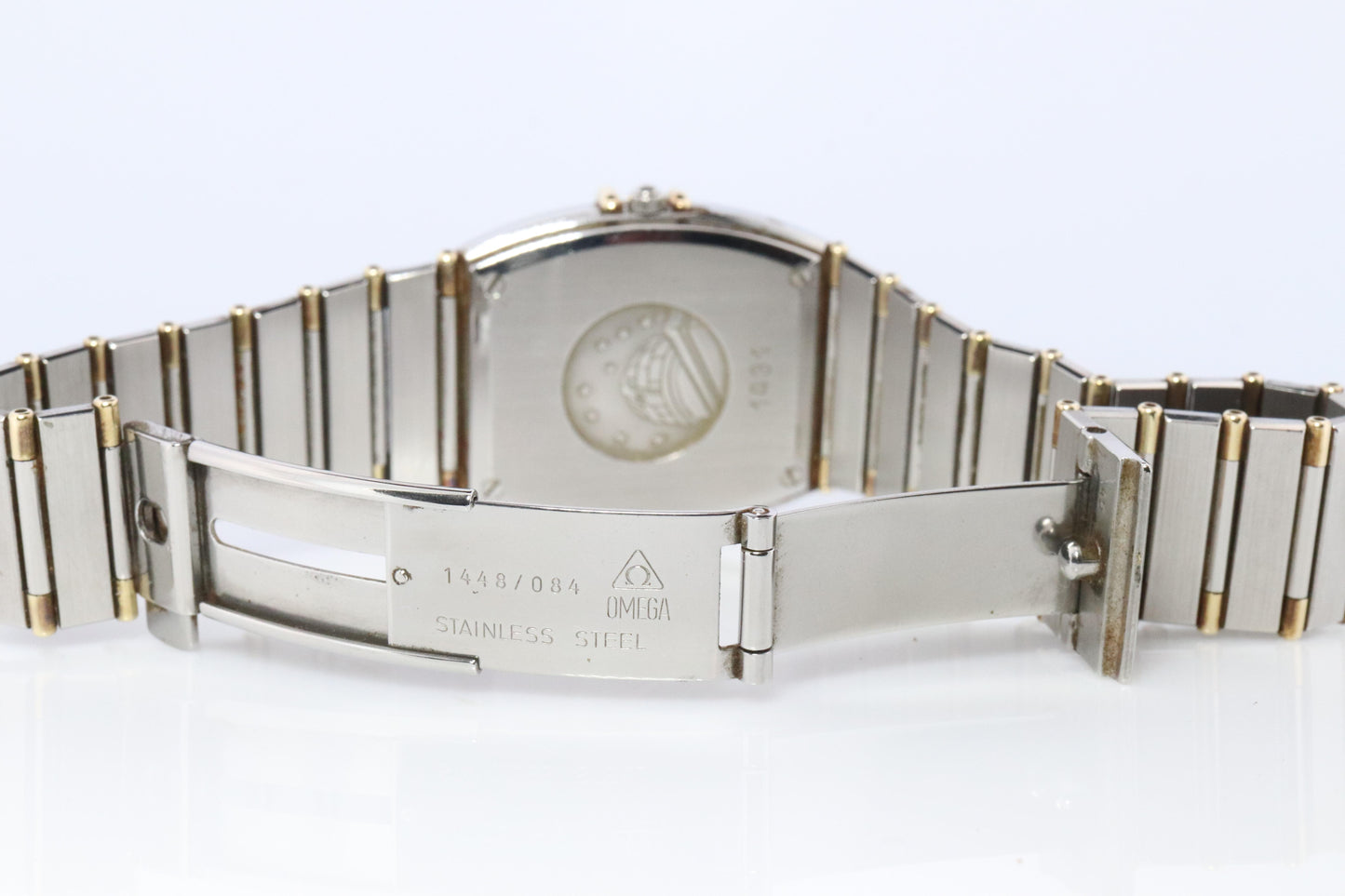 Omega Watch.  Omega Constellation Chronometer Quartz 1431 Date Wristwatch.