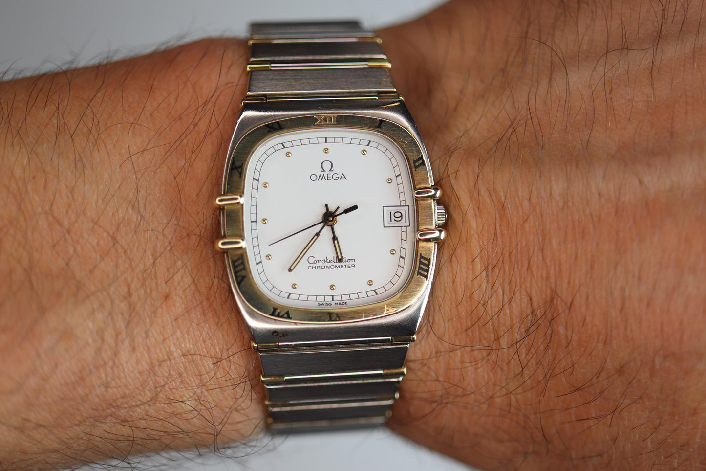 Omega Watch.  Omega Constellation Chronometer Quartz 1431 Date Wristwatch.
