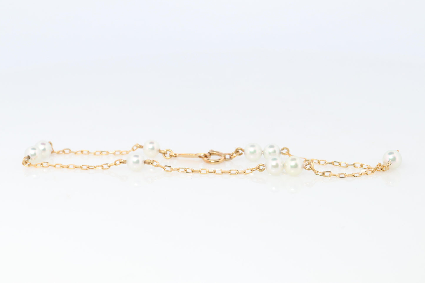 Mikimoto Bracelet. Vintage 18k Gold Mikimoto Pearl Station Bracelet Dainty.