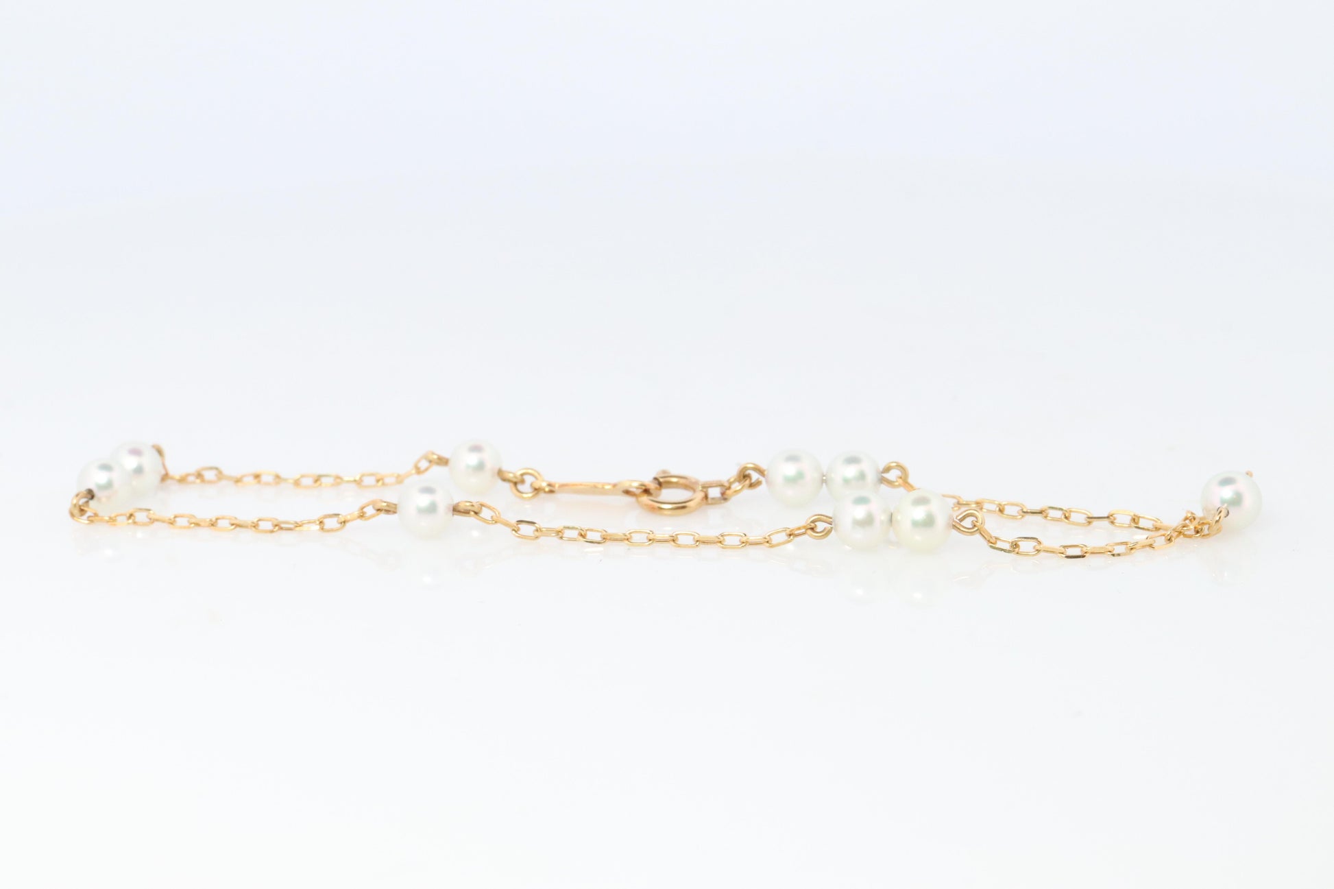 Mikimoto Bracelet. Vintage 18k Gold Mikimoto Pearl Station Bracelet Dainty.