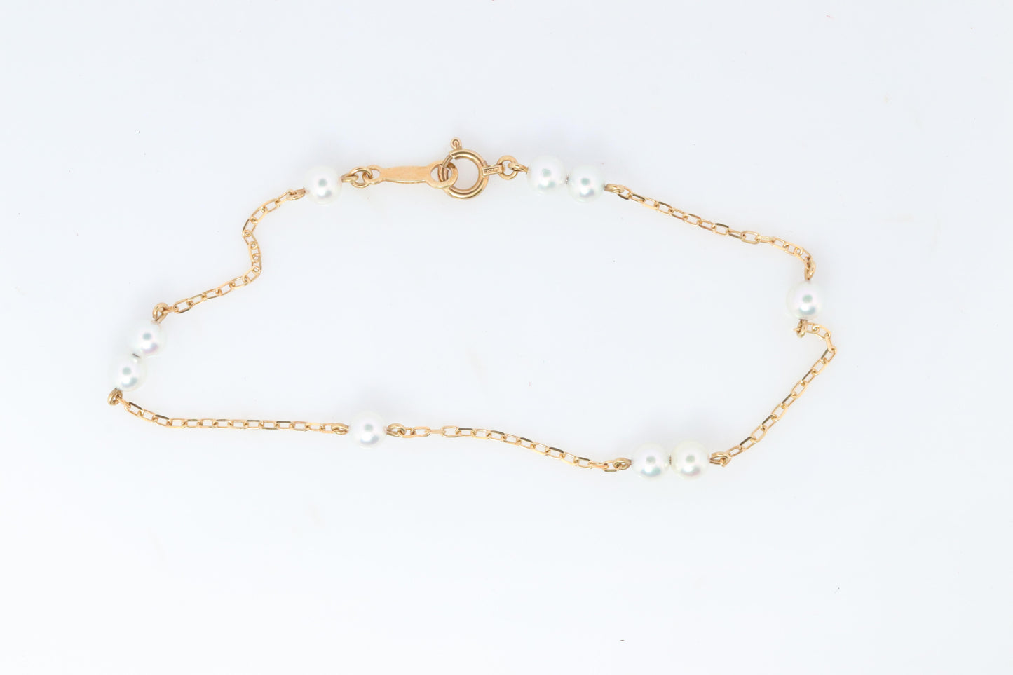 Mikimoto Bracelet. Vintage 18k Gold Mikimoto Pearl Station Bracelet Dainty.