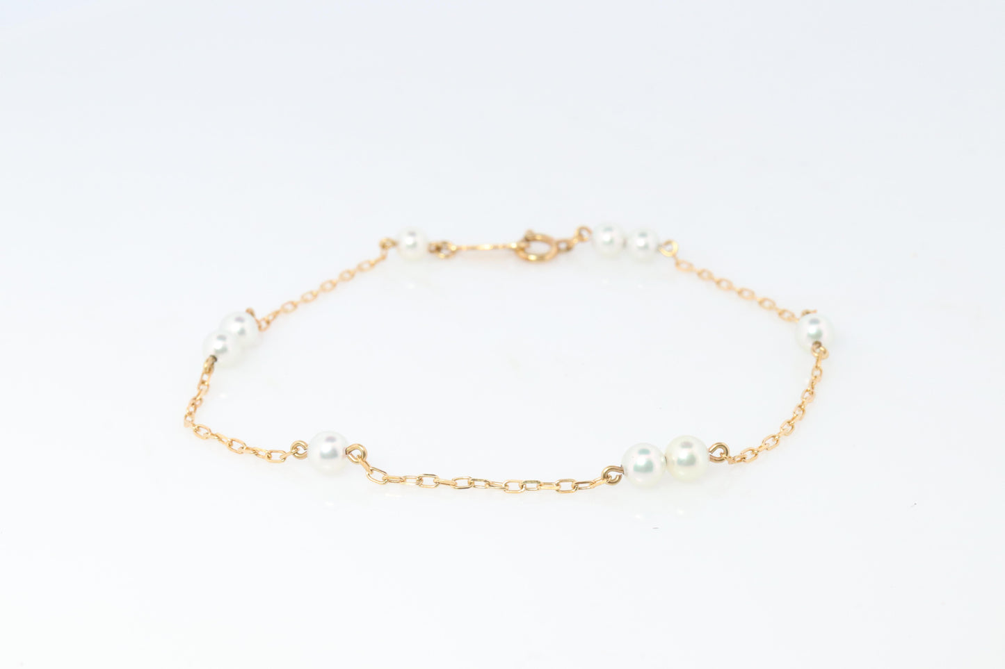 Mikimoto Bracelet. Vintage 18k Gold Mikimoto Pearl Station Bracelet Dainty.
