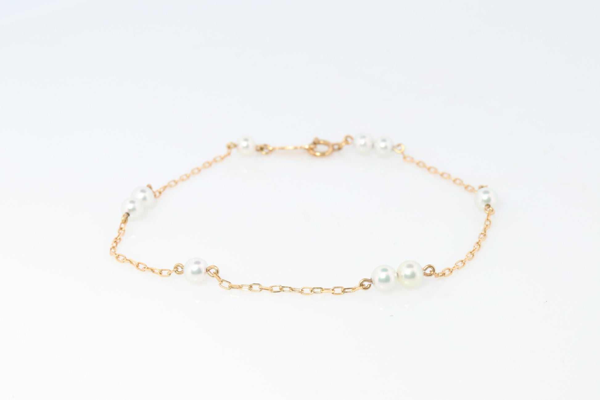 Mikimoto Bracelet. Vintage 18k Gold Mikimoto Pearl Station Bracelet Dainty.