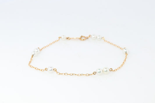 Mikimoto Bracelet. Vintage 18k Gold Mikimoto Pearl Station Bracelet Dainty.