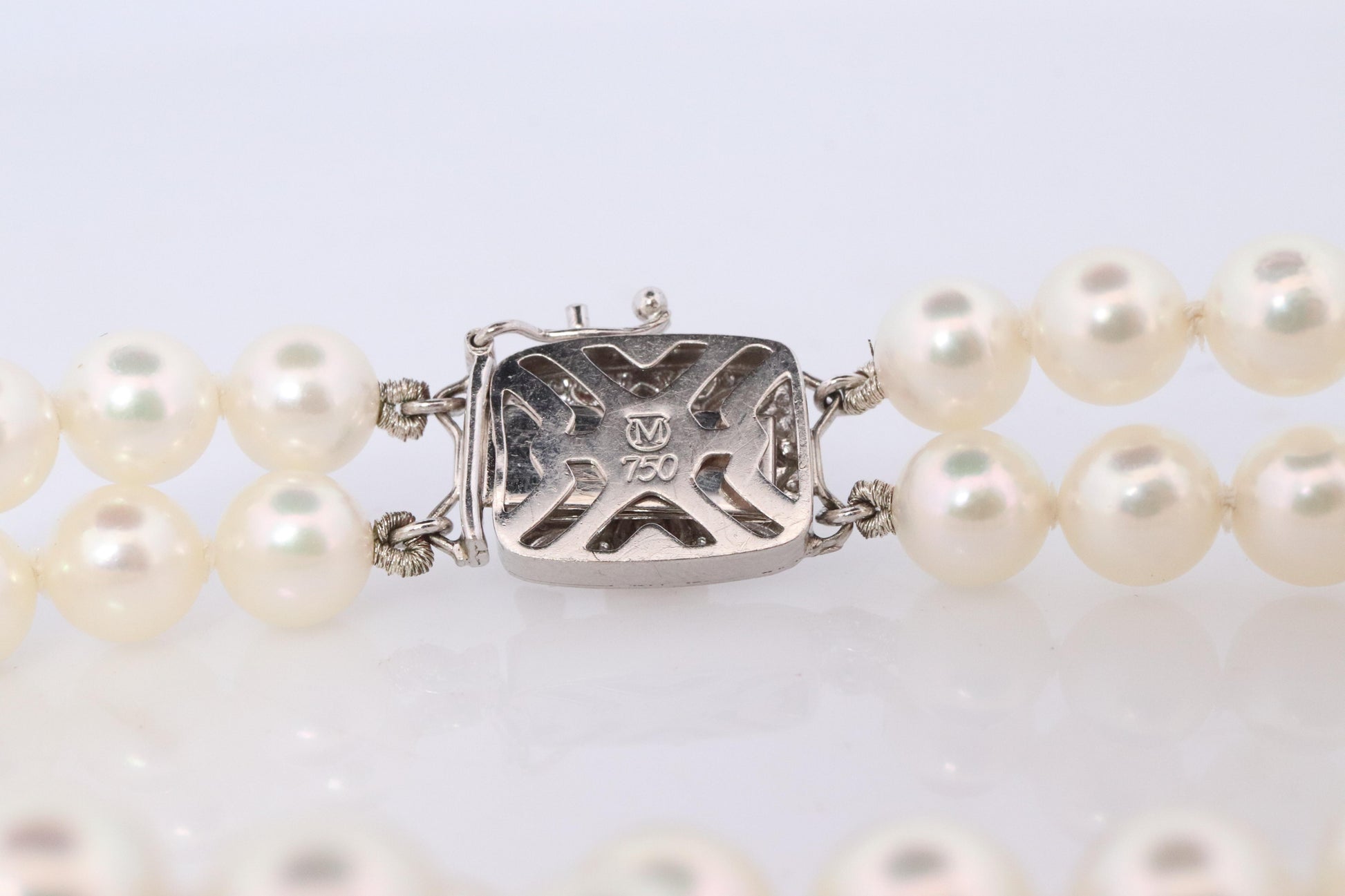 Mikimoto Bracelet. Vintage 18k Gold Mikimoto Pearl Double Strand Bracelet.