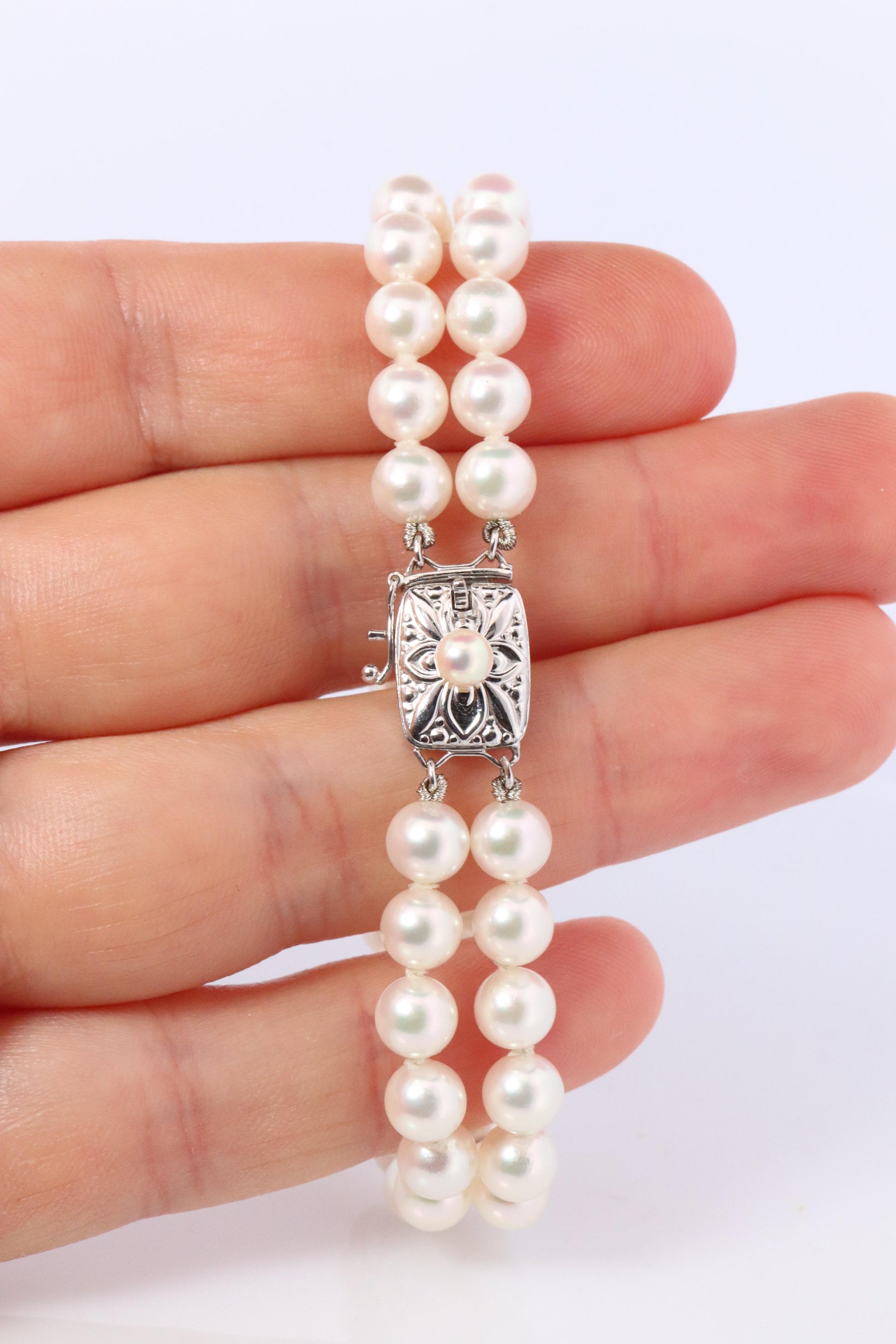 Mikimoto Bracelet. Vintage 18k Gold Mikimoto Pearl Double Strand Bracelet.