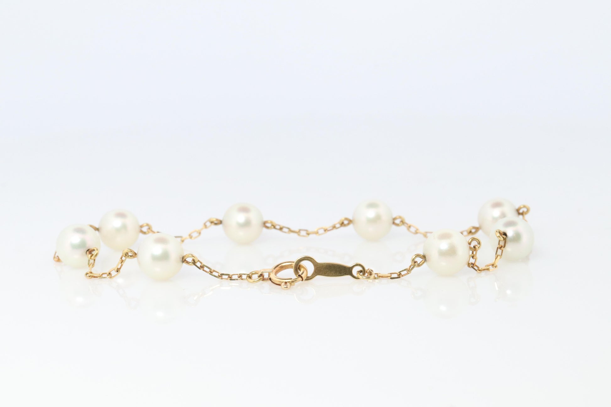 Mikimoto Bracelet. Vintage 18k Gold Mikimoto Pearl Station Bracelet Dainty.