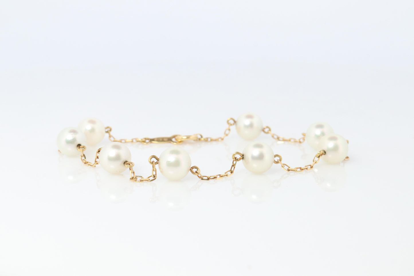 Mikimoto Bracelet. Vintage 18k Gold Mikimoto Pearl Station Bracelet Dainty.